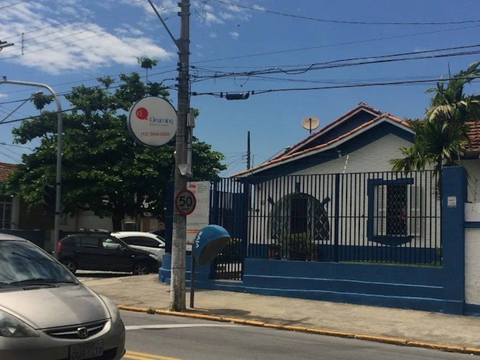 Fachada da K-Learning Idiomas em Pindamonhangaba